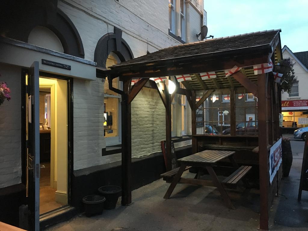 Duke Of Edinburgh Hotel Swindon Exterior photo
